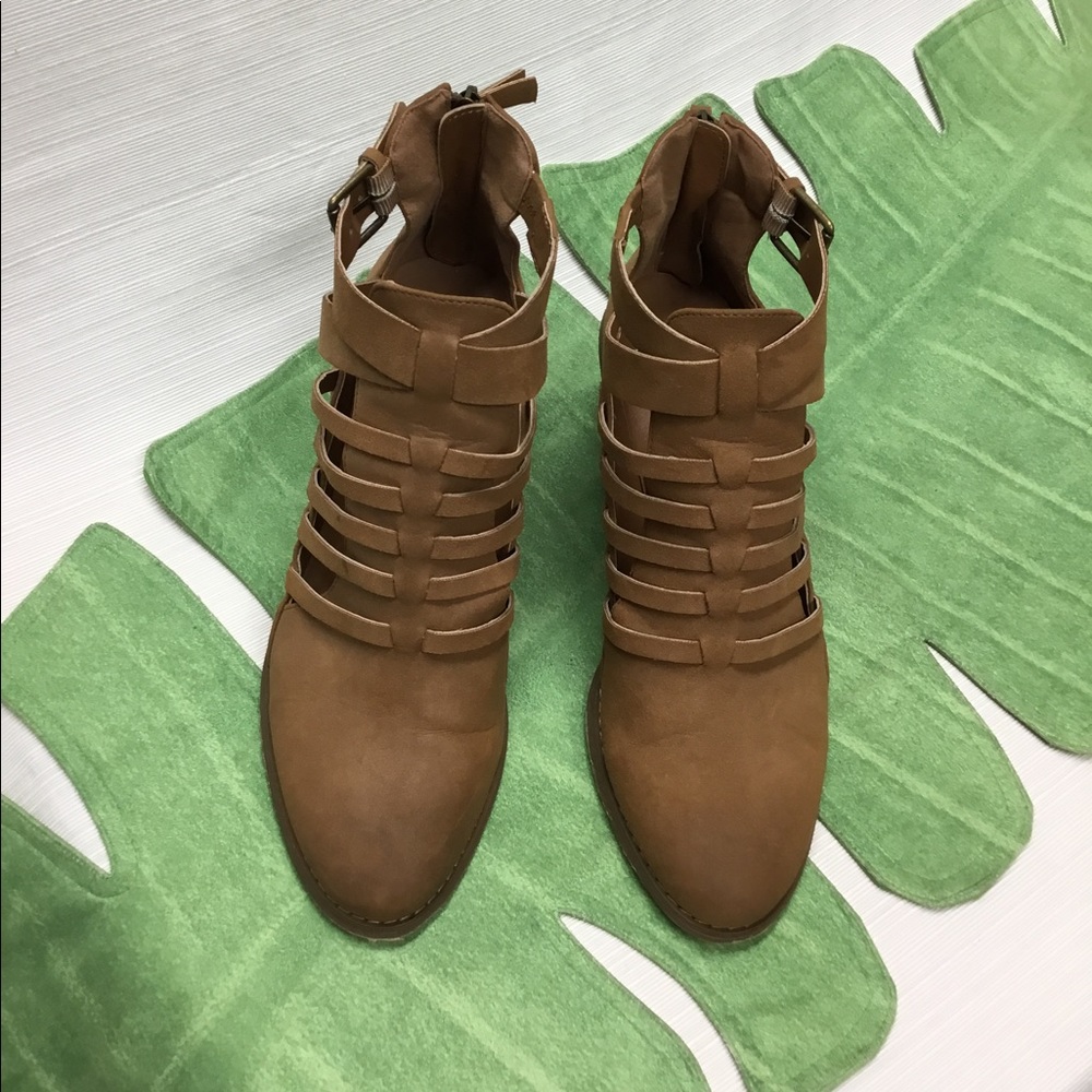 Guess Nude Color Suede Ankle Boots - Picture 3 of 7